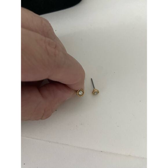 opalescent stud earrings - Picture 4 of 4